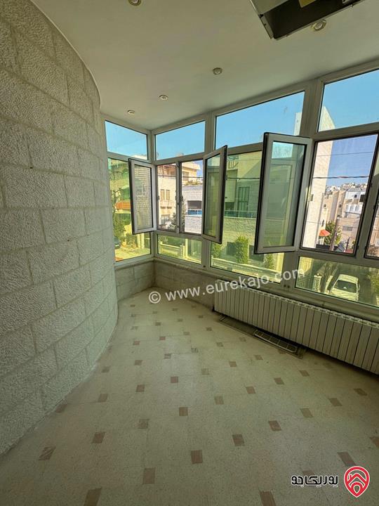 فيلا مميزة مساحة 505م على أرض 361م للبيع في عمان - دير غبار