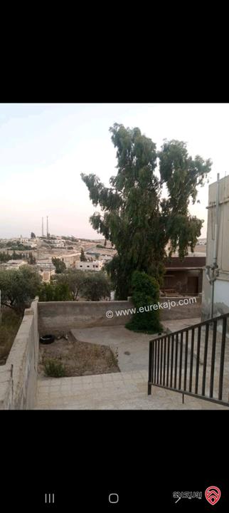 منزل مستقل مساحة 160م على أرض 306م للبيع في المفرق ايدون بني حسن طابقين