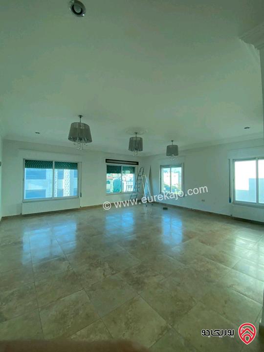 شقة طابقية مساحة 240م للإيجار فارغة في عمان - السابع