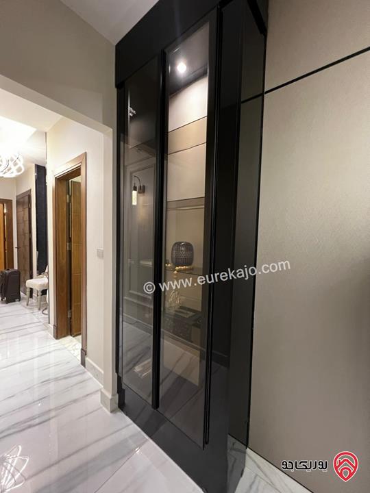 شقة طابق ثالث دوبلكس فاخرة مساحة 240م للبيع مفروشة في عمان - خلدا