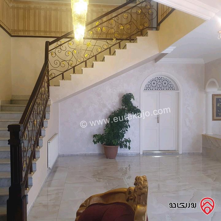 فيلا راقية مساحة 782م على أرض 700م للبيع في عمان - طبربور – حي الشهيد
