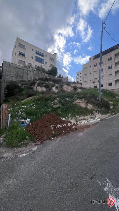 أرض مساحة 852م للبيع في عمان - الجبيهة، بالقرب من دوار المغناطيس 