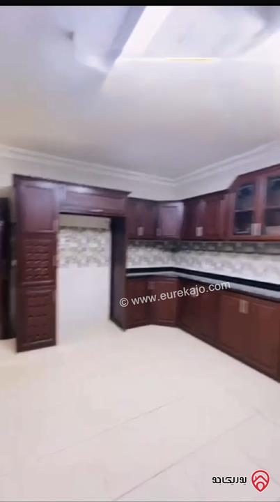 تملك شقة مساحة 228م داخلي و 200م خارجي في عمان - ضاحية الرشيد قرب دوار الكلية العلمية الاسلامية