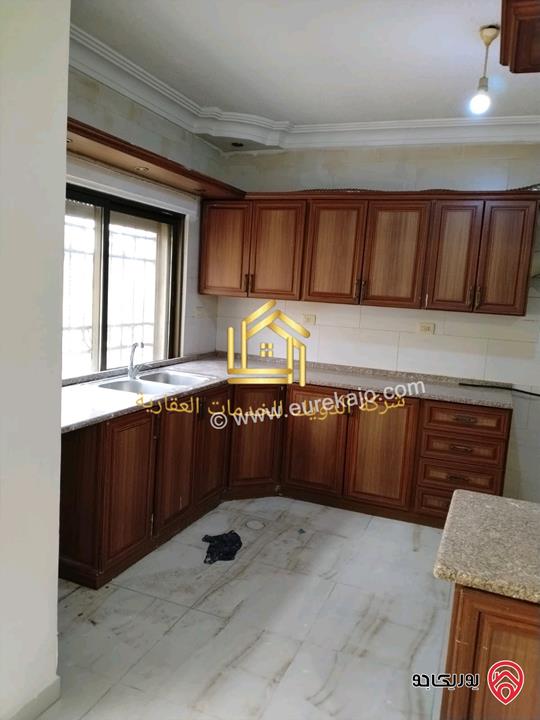 شقة فارغة طابق اول مساحة 160م للإيجار في عمان - تلاع العلي 