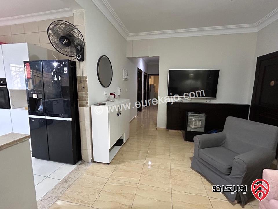 شقة مفروشة شبه ارضية مساحة 140م داخلي و 200م خارجي للإيجار في عمان - البنيات