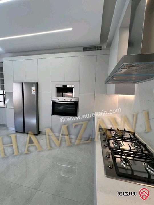 شقة سوبر ديلوكس طابق ثاني مساحة 310م للايجار في عمان - ام اذينة