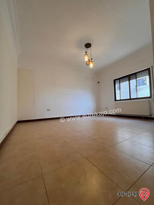 شقة طابق ثالث مساحة 150م للايجار في عمان - تلاع العلي 