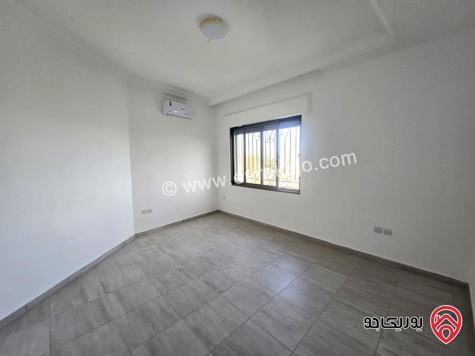 شقة ارضية طابقية مساحة 220 متر مع تراس 60م ومدخل خاص للايجار في عمان - عبدون