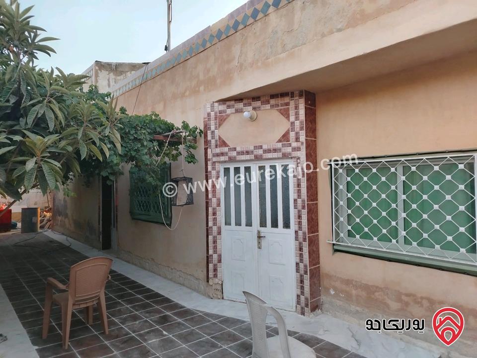 منزل مستقل على أرض مساحة 1 دونم مرخص واصل جميع الخدمات للبيع في عمان - ناعور