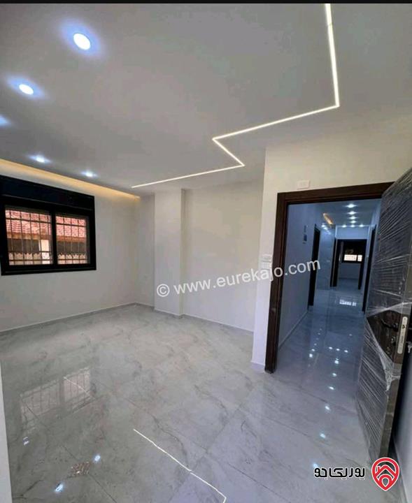 شقة طابق ارضي مساحة 120م للبيع في الزرقاء الجديدة