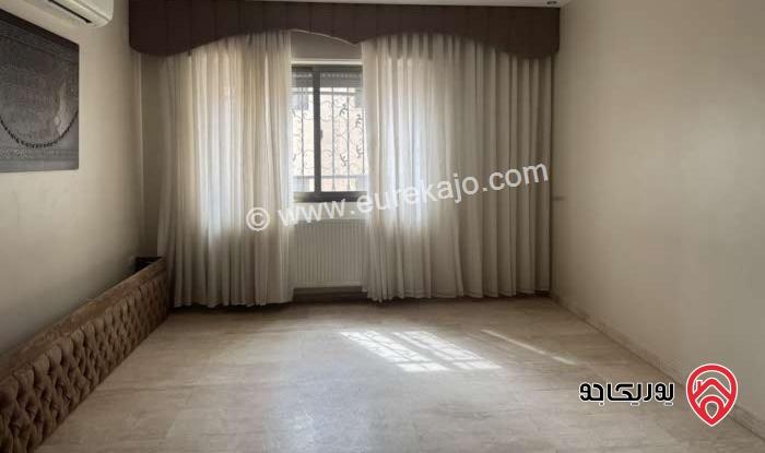 شقة فارغة طابق أرضي معلق مساحة 190م للإيجار في عمان - خلدا