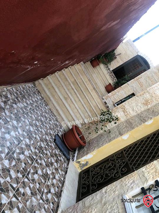 منزل مستقل فخم مساحة 240م على ارض 250م للبيع في عمان - طبربور بسعر مغري جدا 