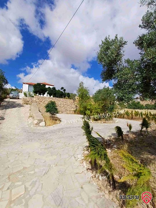 مزرعة مساحة الأرض 2 دونم و 72م عليها بيت ريفي 62م للبيع في الزرقاء - بيرين