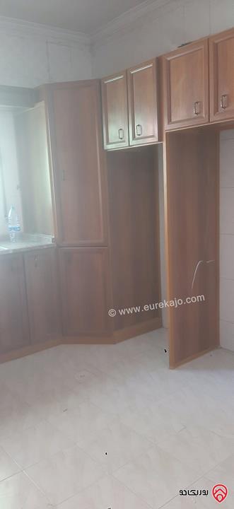 شقة أرضية مساحة 133م داخلي و 80م خارجي للبيع في عمان - البيادر