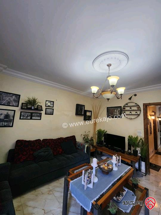 شقة تسوية مساحة 135م داخلي و 100م خارجي للبيع في اربد