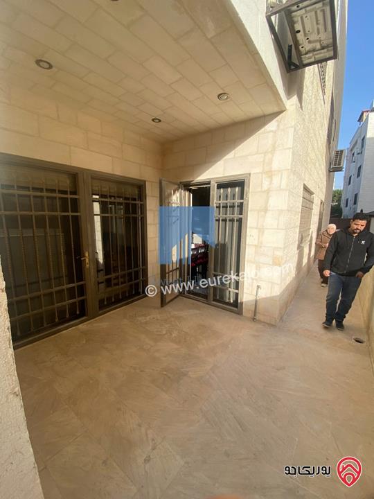 شقة شبه أرضية 200م مع ترسات 80م تشطيب سوبر ديلوكس للبيع في عمان - خلدا