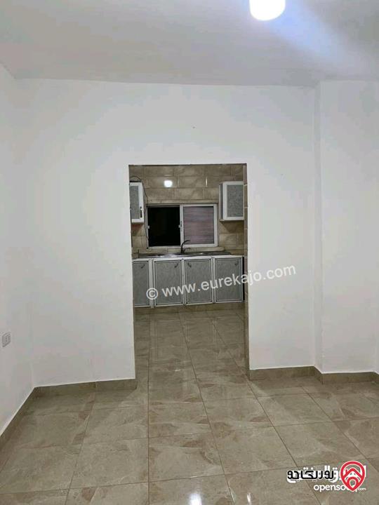 شقة فارغة طابق ثالث مساحة 100م للايجار في عمان - الجندويل