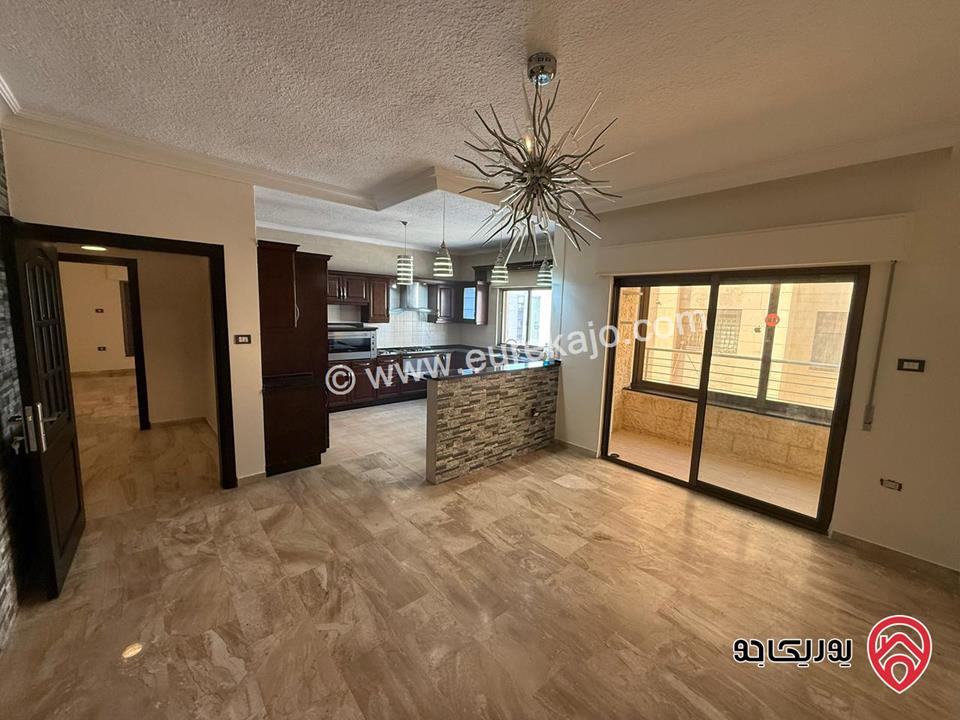 شقة مميزة طابق ثاني مساحة 175م للبيع في عمان - خلدا 