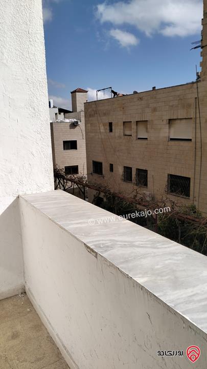 استديو / بنظام سويت طابق أول مساحة 100م (فارغ) مع بلكونه للايجار في عمان - تلاع العلي