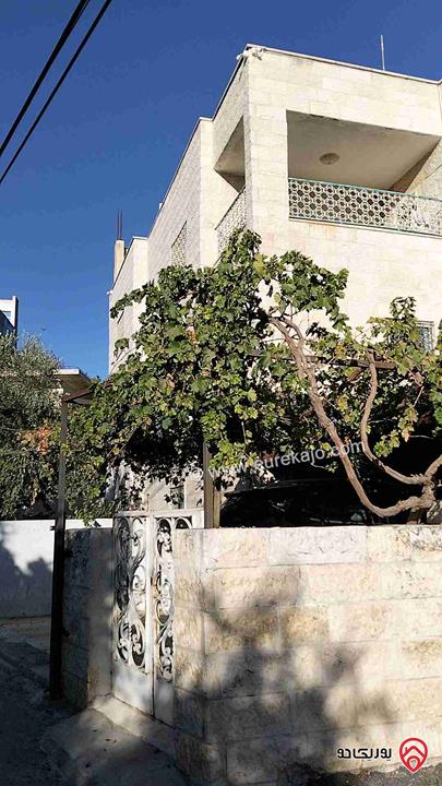 منزل سكني استثماري 3 طوابق على أرض 1 دونم للبيع في عمان - الجبيهة