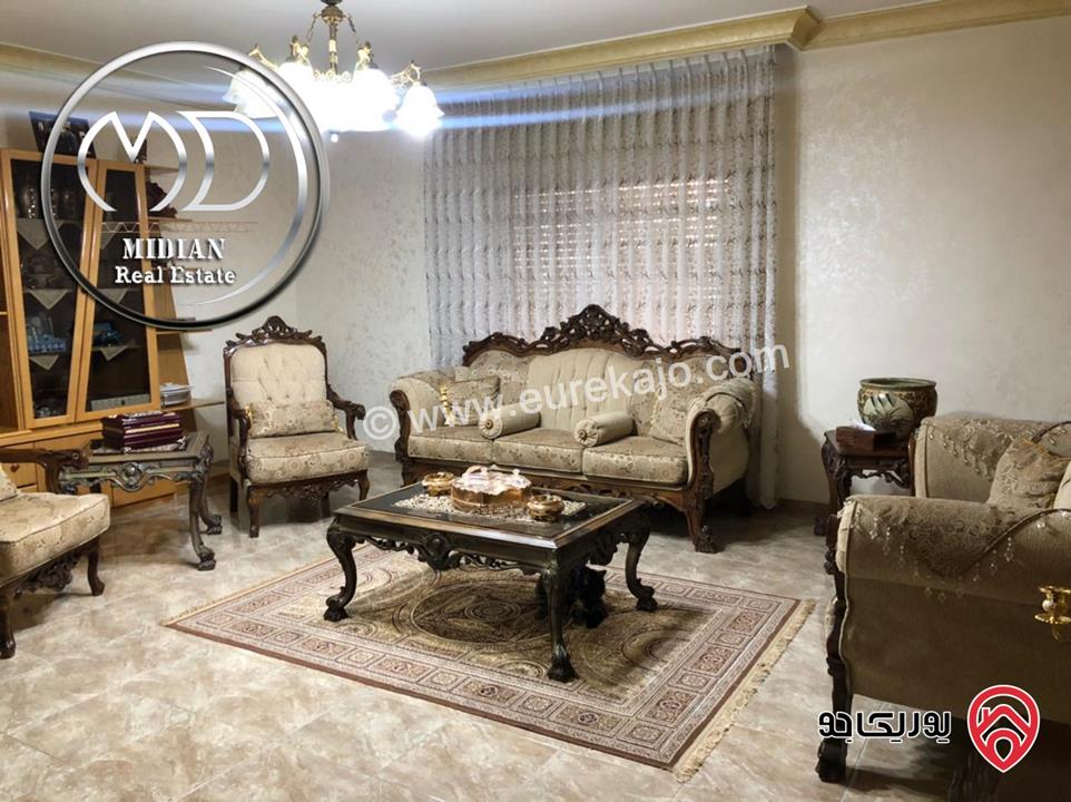 شقة شبه ارضي مفروشة للايجار في عمان - ضاحية الرشيد مساحة 180م مع ترس 60م تشطيبات و فرش سوبر ديلوكس