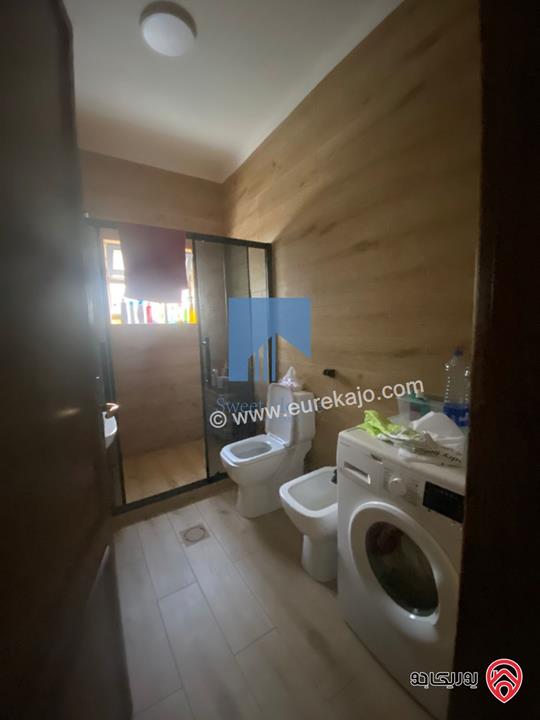 شقة أرضية مفروشة فاخرة للبيع في عمان - السابع قرب السفارة الرومانية 185م مع ترس امامي 25م تشطيب سوبر ديلوكس