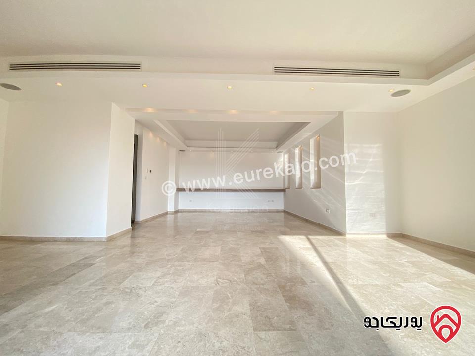 شقة فاخرة مساحة 308م طابق ثالث للايجار في جبل عمان / الدوار الثالث