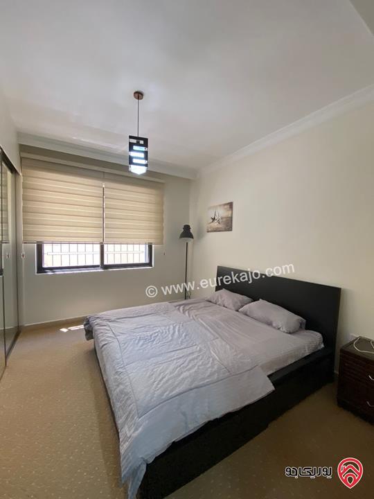 شقة طابق شبه ارضي مساحة 200م داخلي و 70م خارجي للبيع مفروشة في عمان - عبدون