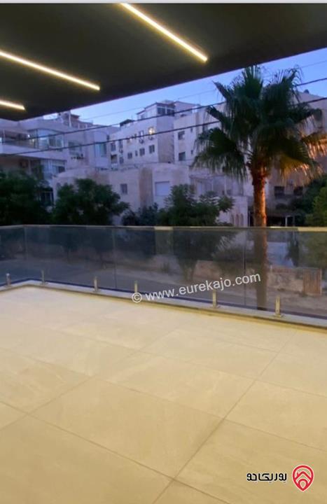 شقة جديدة شبه مفروشة مساحة 210م للايجار في عمان - دير غبار