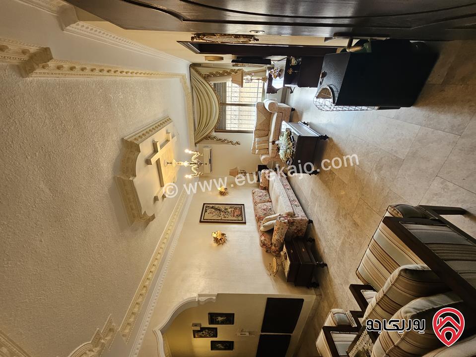 شقة مساحة 180م طابق ثاني للبيع في عمان - ام اذينة تشطيبات سوبر ديلوكس اطلالة على الابراج