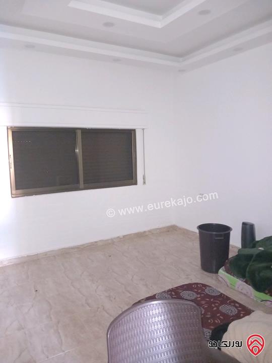 بيت مساحة 200م على أرض 750م للبيع في الزرقاء - شومر إسكان المهندسين 