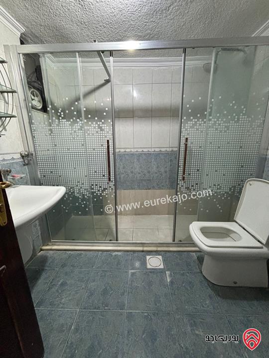 شقة سكنية طابق اول مساحة 242م للبيع في عمان - أم أذينة