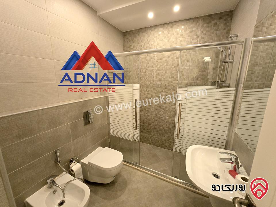 شقة ارضية مفروشة مساحة 250 متر مع كراج ومدخل خاص للايجار في عمان - أم أذينة