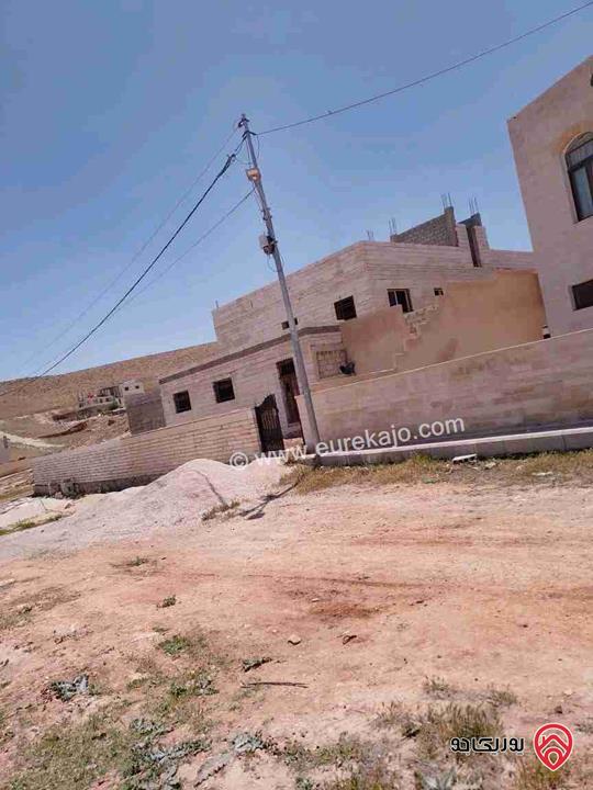 منزل مستقل مساحة 225م على أرض 900م للبيع في عمان - أبو علندا