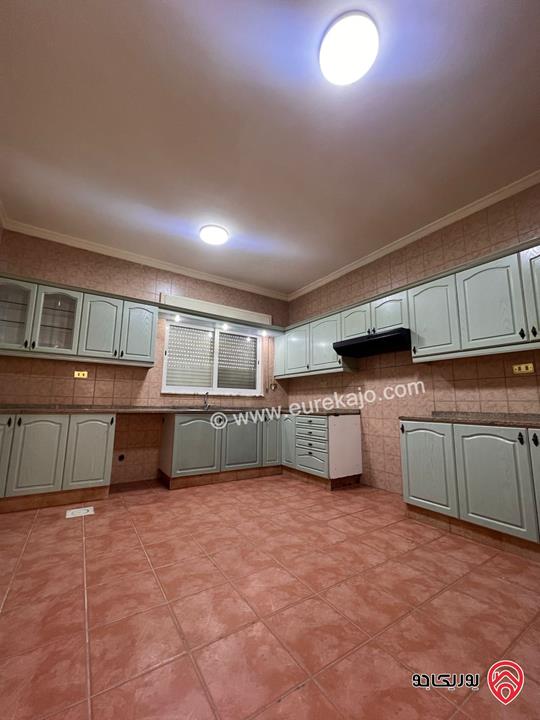 شقة طابق ثاني مساحة 195م للايجار في عمان - خلدا