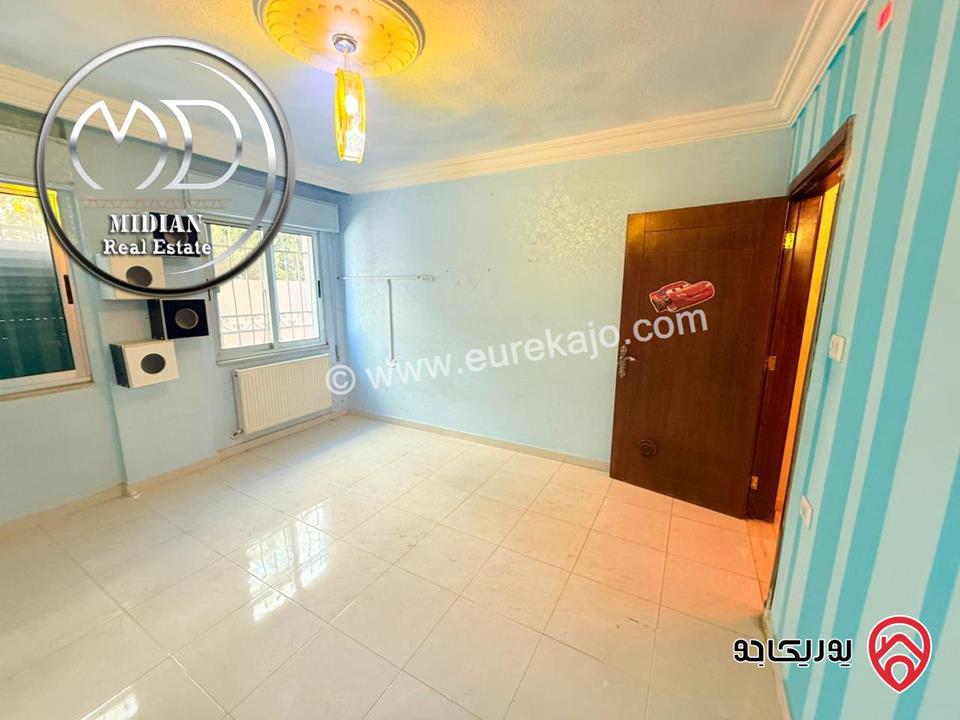 شقة شبه ارضي للبيع في عمان - ضاحية الرشيد مساحة 170م مع ترس 60م تشطيبات سوبر ديلوكس بسعر مميز جداً