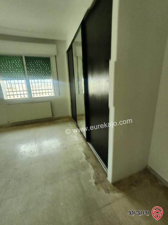 شقة فارغة طابق ثالث مساحة 200م للايجار في عمان - ام اذينة 