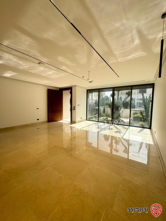 فيلا عدد 2 متلاصقتان مساحة البناء 885م على أرض 500م لكل فيلا للبيع في عمان - رجم عميش بإطلالة جميلة