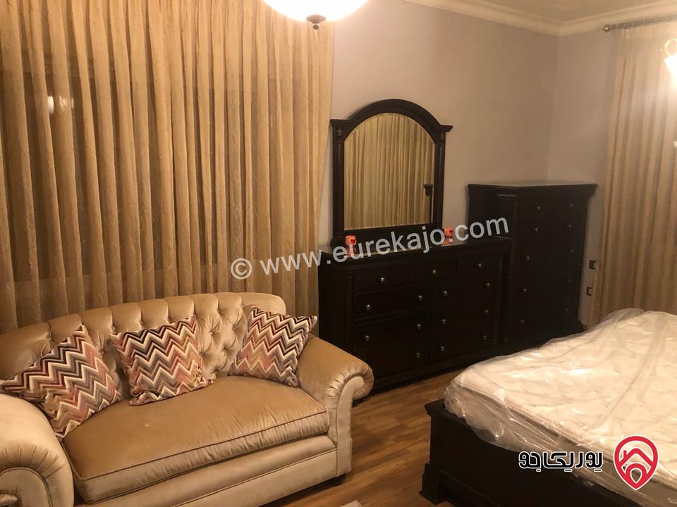 شقة طابقية سوبر ديلوكس مساحة 300م طابق ثاني للبيع في عمان - الرابية شارع عاهد السخن