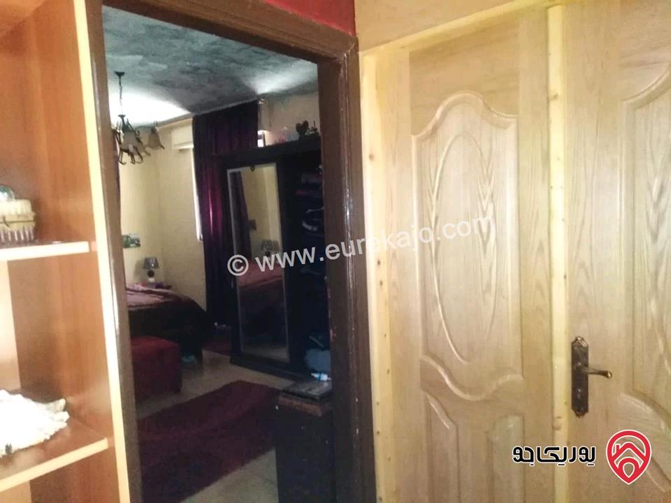 فيلا مكونة من 3 طوابق مساحة البناء 120م لكل طابق على أرض 250م للبيع في عمان - ابو نصير