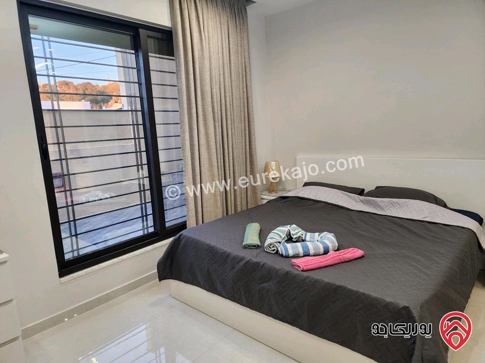 شقة طابقية ارضية مساحة 155م داخلي و 50م خارجي مفروشة جزء من فيلا للايجار في عمان - المقابلين 