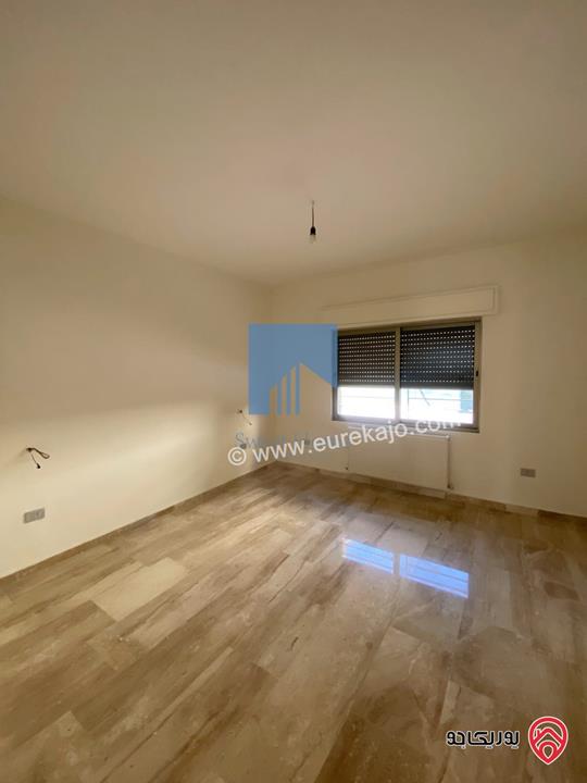 شقة أرضية (شبه فيلا) طابقية فاخرة للبيع في عمان - الرابية قرب الكالوتي 425م مع حديقة وترسات 500م