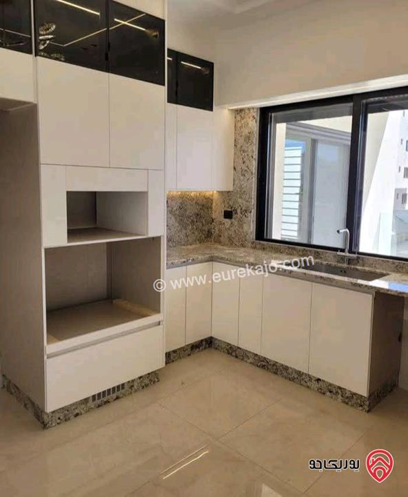 شقة فارغة مساحة 235م للايجار جديدة لم تسكن في عمان - خلدا