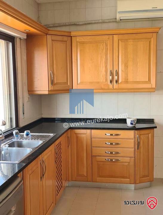 شقة مميزة للبيع في عمان - الكرسي قرب المخابرات طابق ثالث 240م تشطيب سوبر ديلوكس