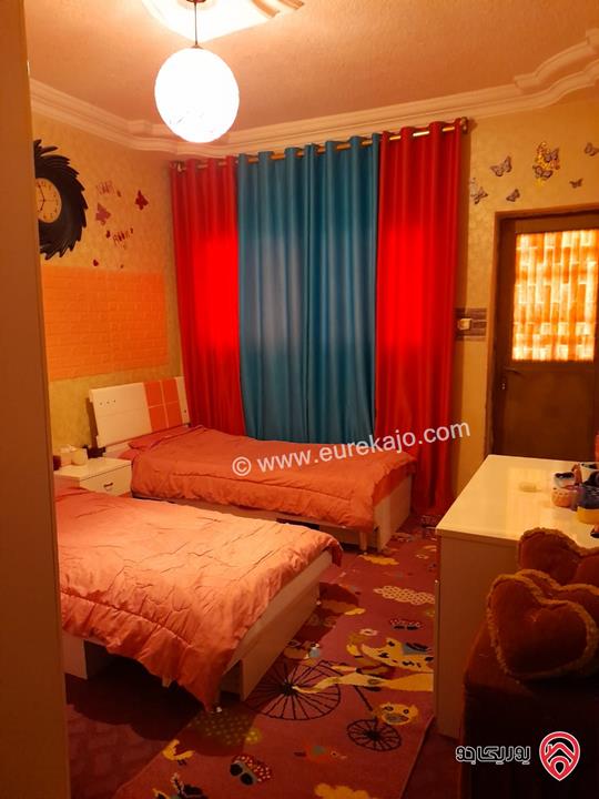 شقة ارضية طابقية 167م + حديقة 100م للبيع او للبدل مع دفع الفرق في الزرقاء - جبل طارق