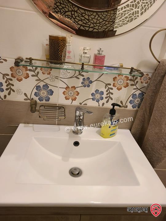 شقة مساحة 200م طابق ثالث مع روف للبيع في عمان - تلاع العلي عرقوب خلدا 