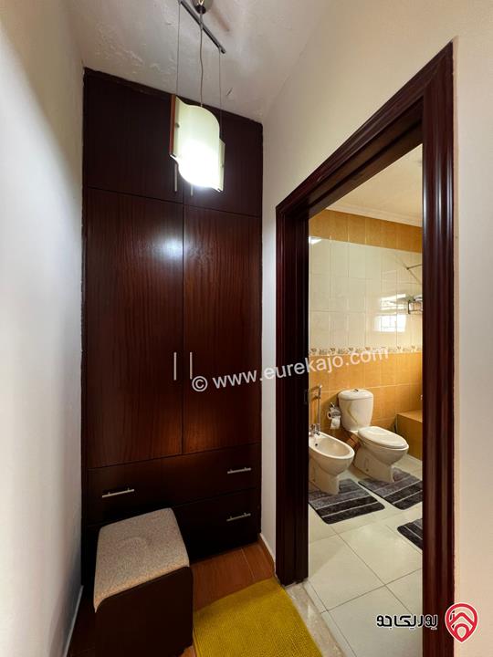 شقه طابق اول 220م مميزه سوبر ديلوكس للبيع في عمان - الشميساني 