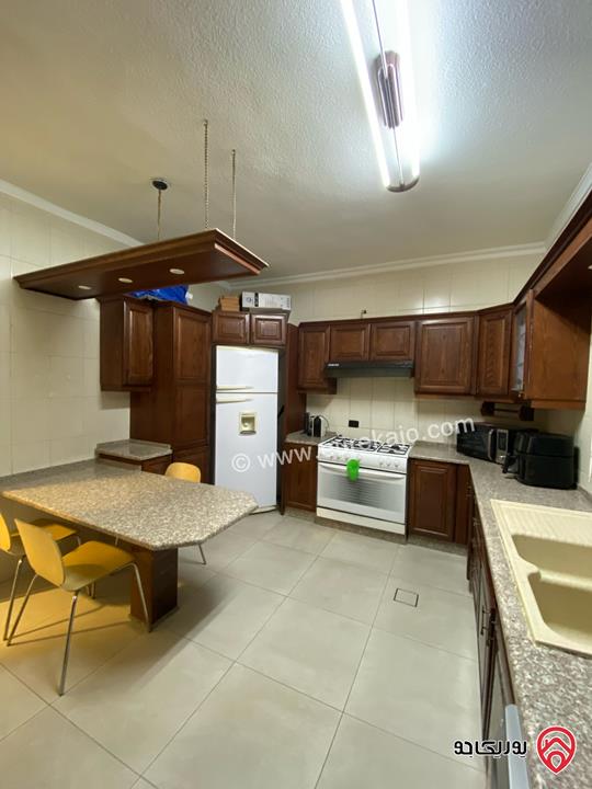 شقة مفروشة طابق اول مساحة 185م للإيجار في عمان - دير غبار