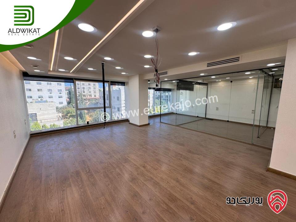 مكتب للبيع او للايجار في عمان - ام السماق / قرب مكة مول طابق اول مساحة المكتب 109م موقع مميز