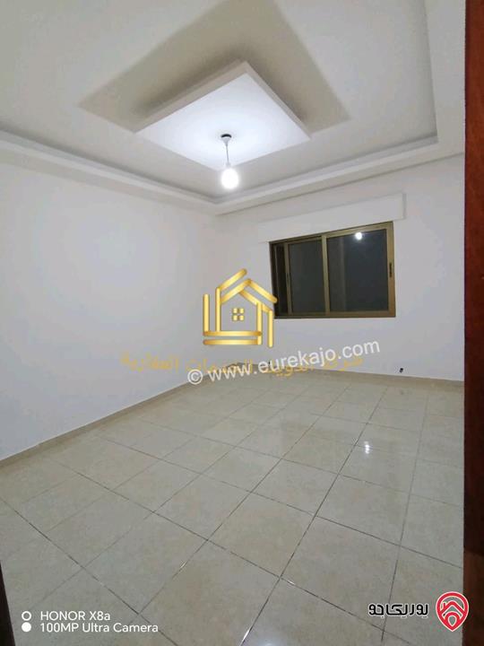 شقة فارغة طابق شبه ارضي مساحة 200م مع ترس للإيجار في عمان - ضاحية الرشيد 